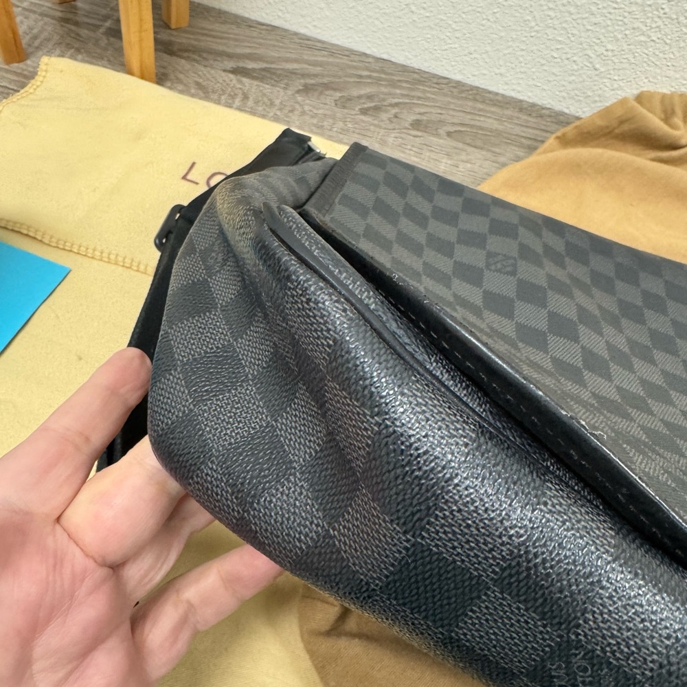 Louis Vuitton Damier Graphite Messenger Bag with Original Dust Bag - Picture 10 of 14